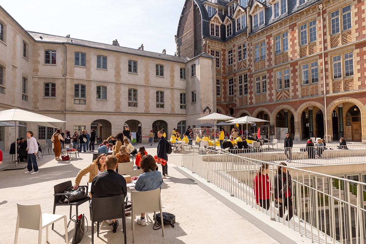 CATHOLIC UNIVERSITY OF PARIS (ICP)